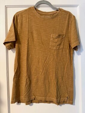 Banana Republic Men’s Brown Short-Sleeve Pocket Tee